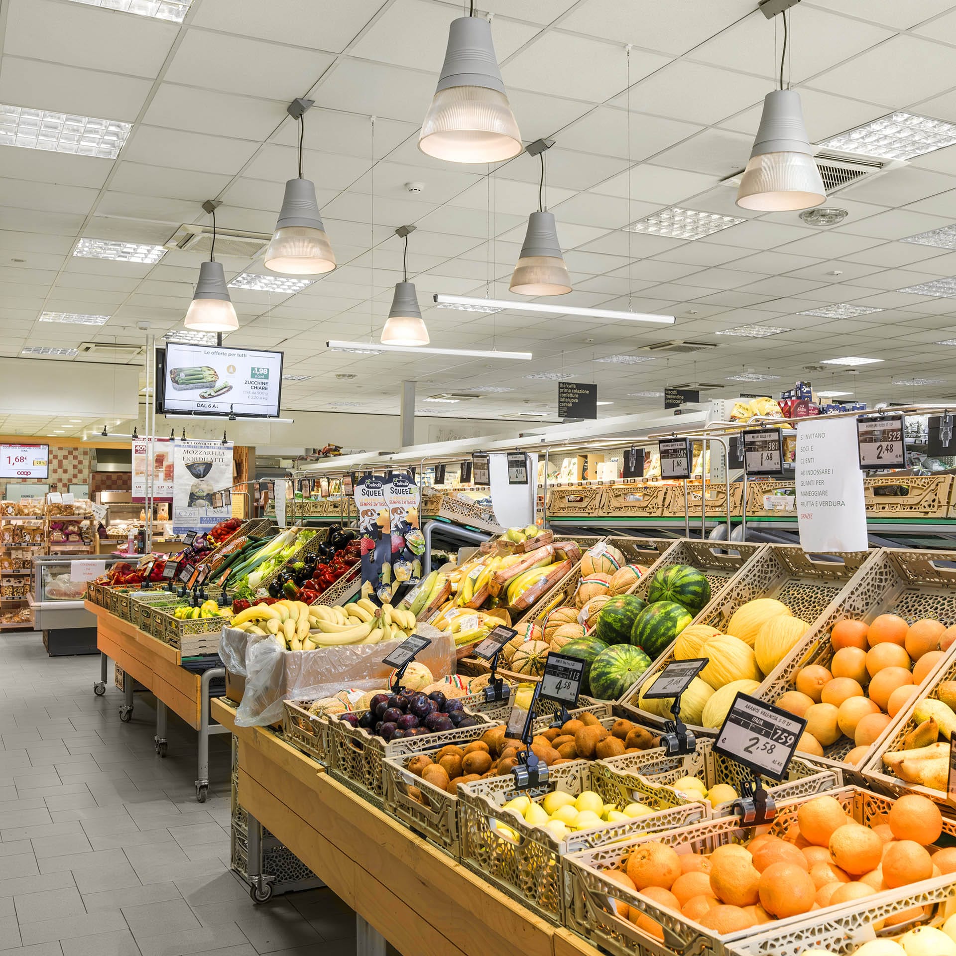 Supermercato Coop a Prato, foto Amius Studio