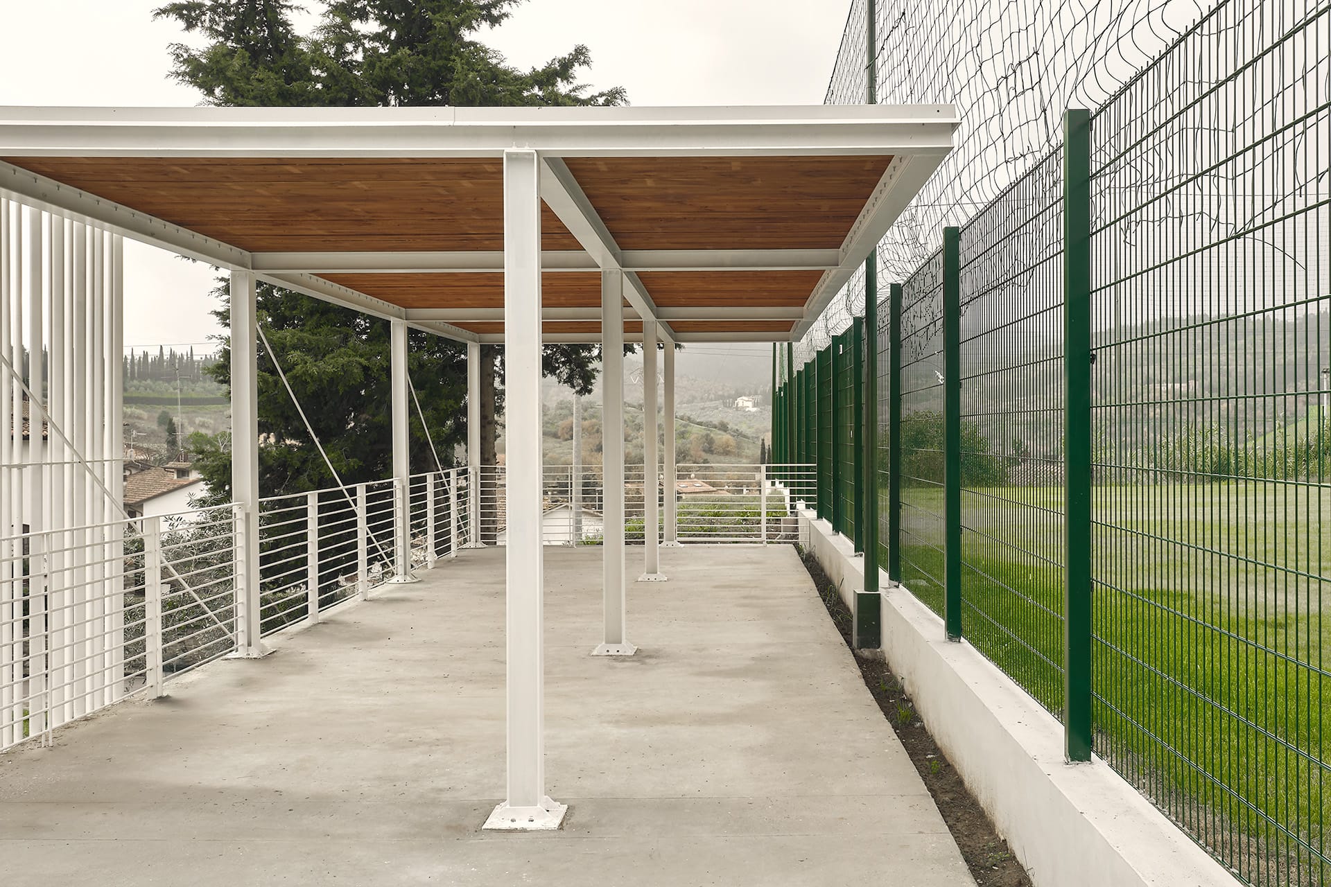 Fotografia di architettura: il campo sportivo della Serra a Prato 2 Campo sportivo della Serra a Prato, foto Amius Studio