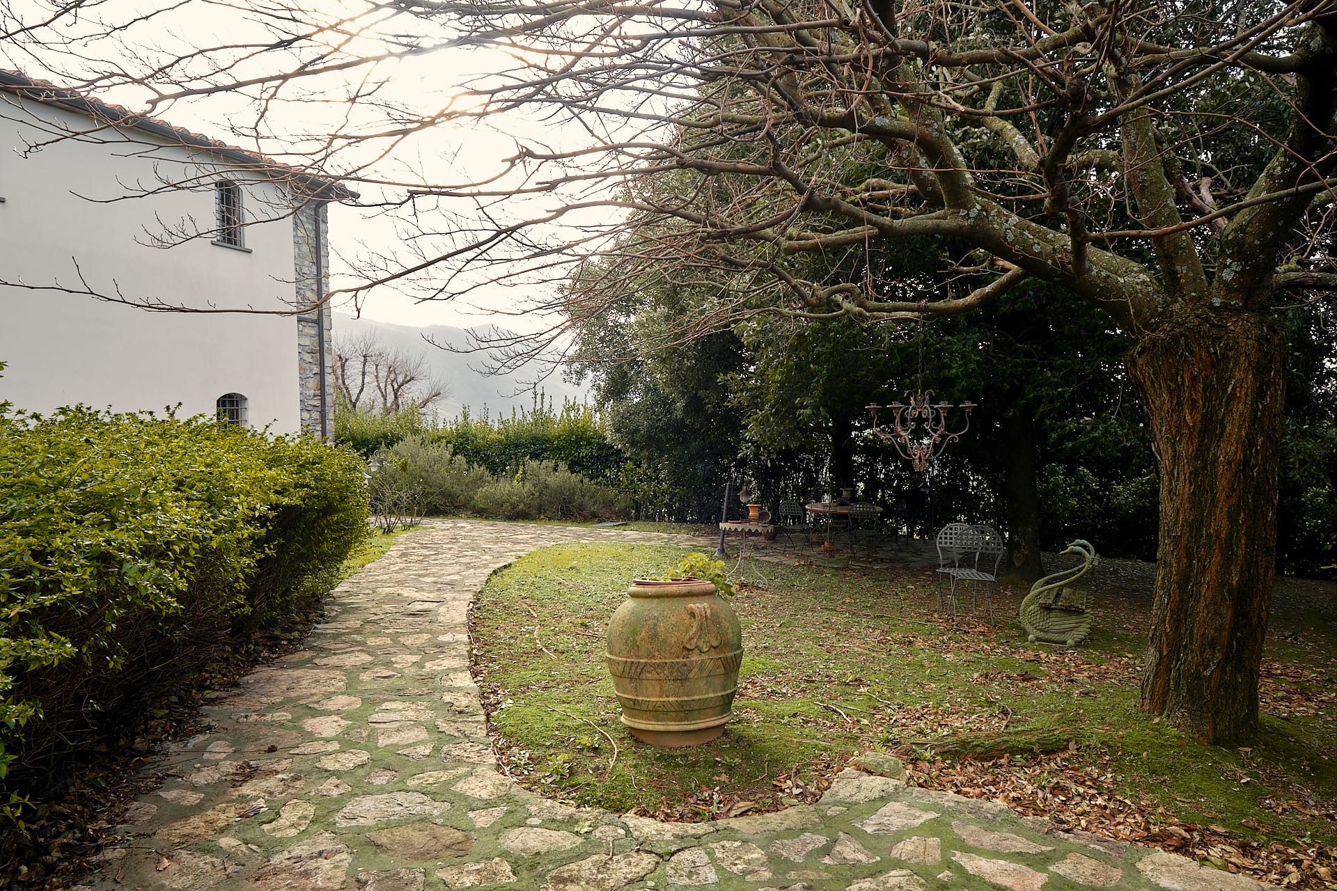 Fotografia immobiliare: casa rurale ristrutturata a Vaiano 1 Casa rurale ristrutturata a Vaiano, foto Amius Studio