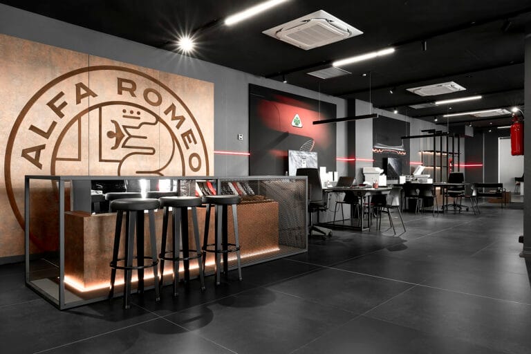 Showroom Alfa Romeo Palmucci a Prato fotografato da Amius Studio