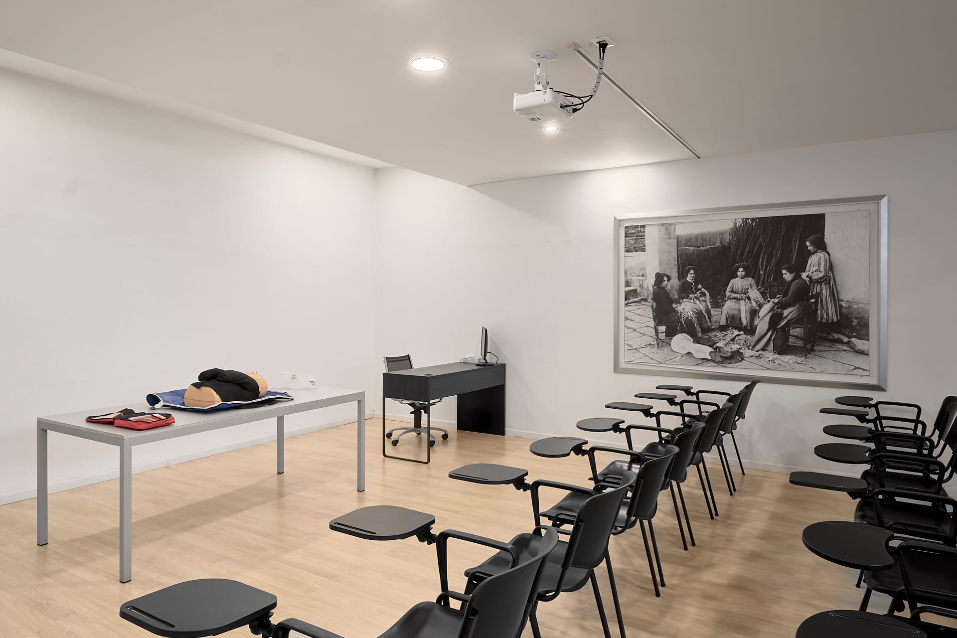 Fotografia di interni per aziende: centro di formazione Advice a Prato 1 Sede del centro di formazione Advice a Prato, foto Amius Studio