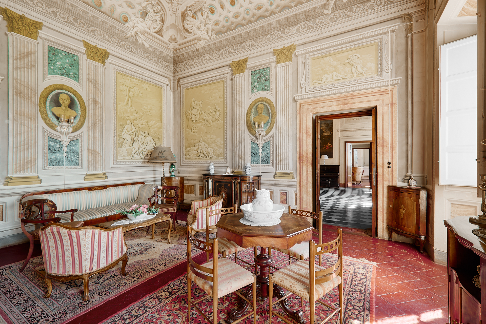 Fotografia immobiliare a Pistoia: una dimora storica affrescata 1 Dimora storica affrescata a Pistoia, foto Amius Studio